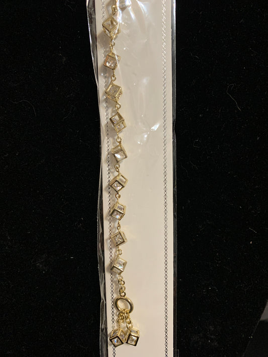 Bracelet 6” Gold Plated 14k has crystal bead inside box