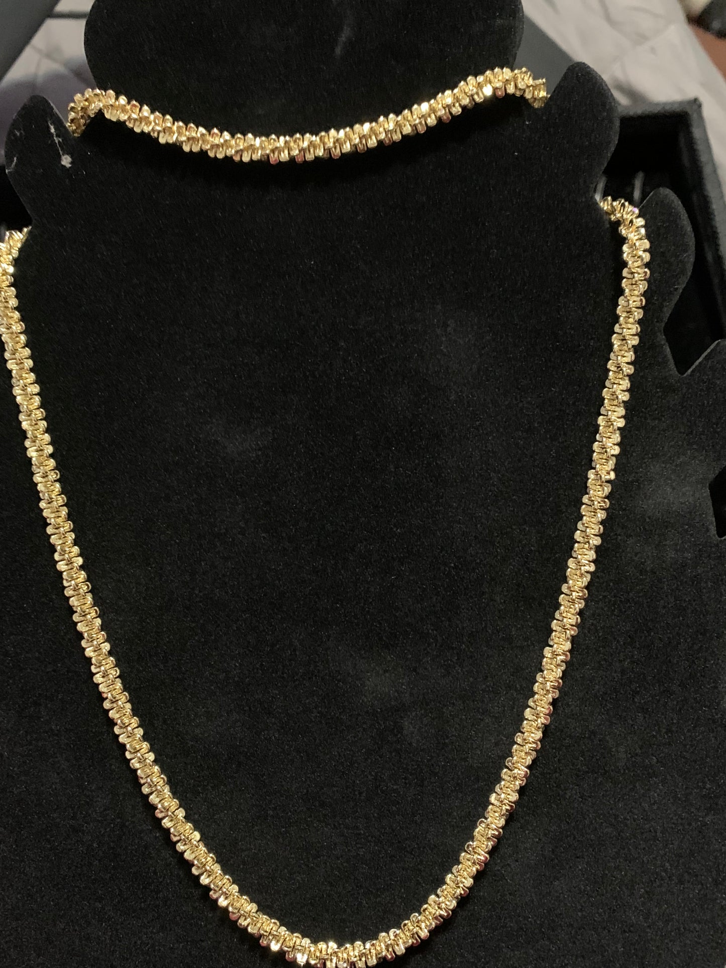 Set Necklace 18” and Bracelet 7” Gold Plated 14k